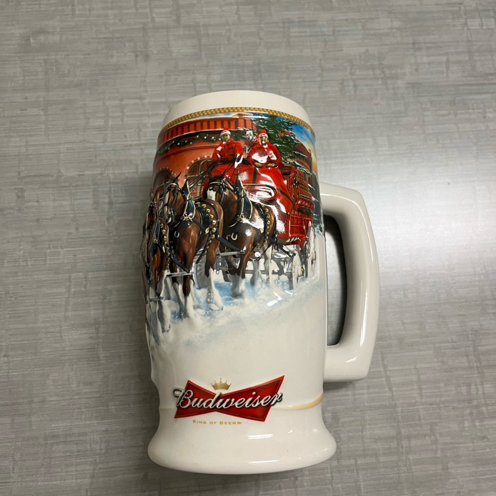 2006 Budweiser Holiday Stein "Sunset At The
Stables"